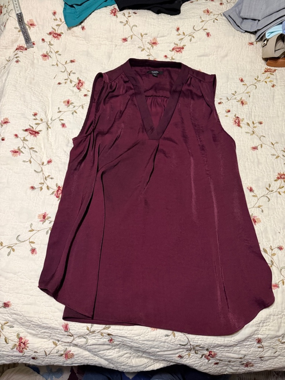 Alfani Sleeveless V-Neck Camisole - Burgundy